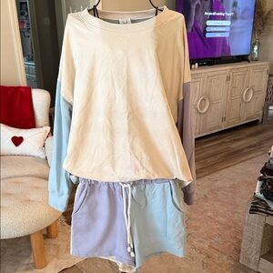 Fantastic Fawn Cream and Blue Lounge Set